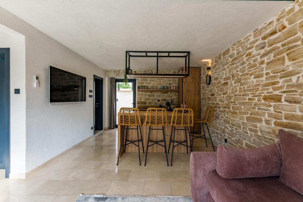 Stone House With Pool Poeta Βίλα Pridraga Εξωτερικό φωτογραφία
