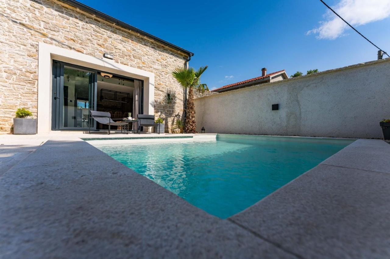 Stone House With Pool Poeta Βίλα Pridraga Εξωτερικό φωτογραφία