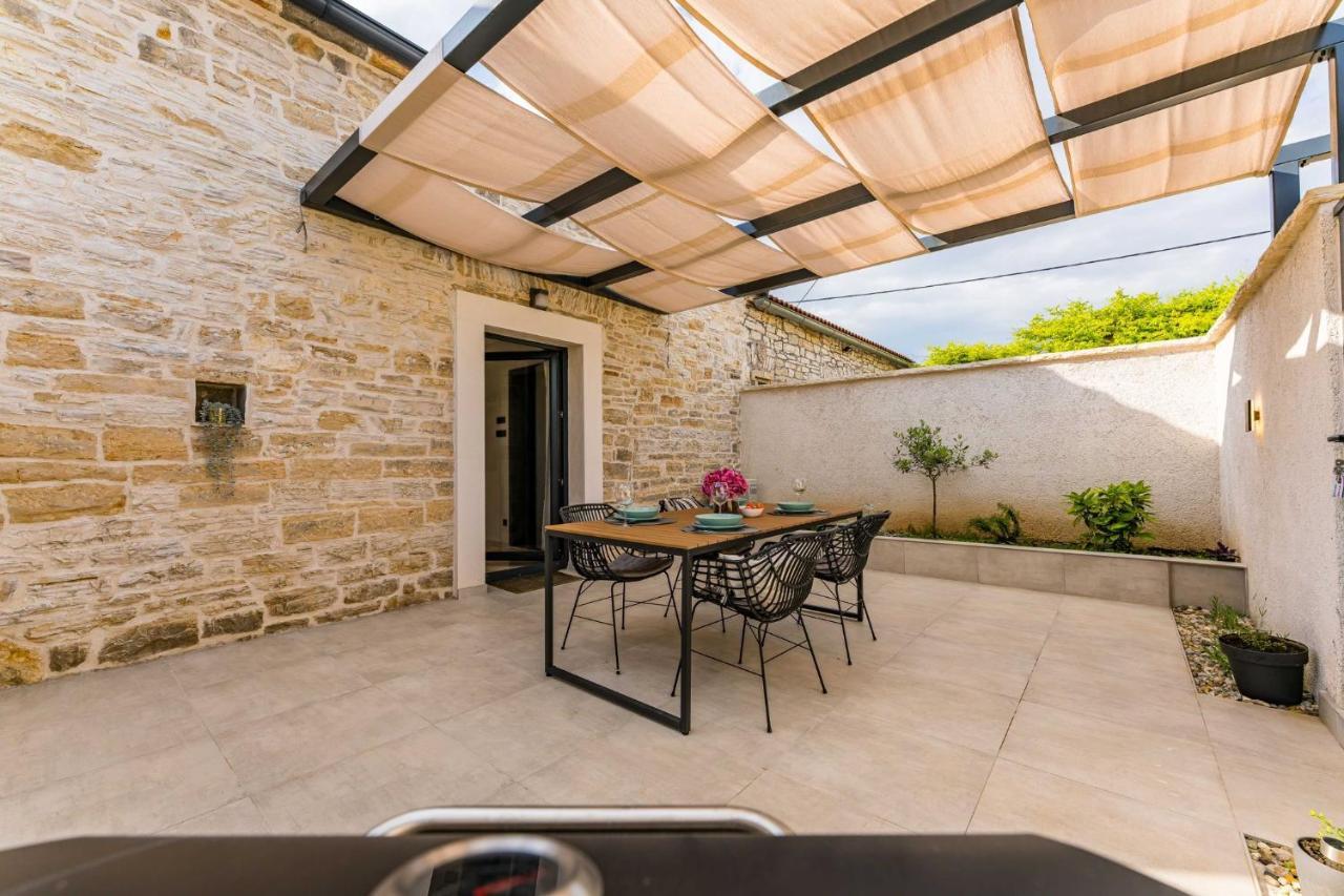 Stone House With Pool Poeta Βίλα Pridraga Εξωτερικό φωτογραφία