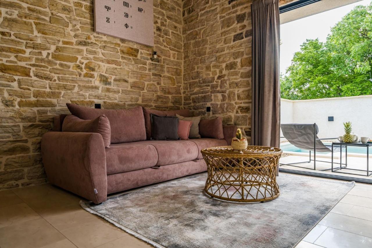 Stone House With Pool Poeta Βίλα Pridraga Εξωτερικό φωτογραφία