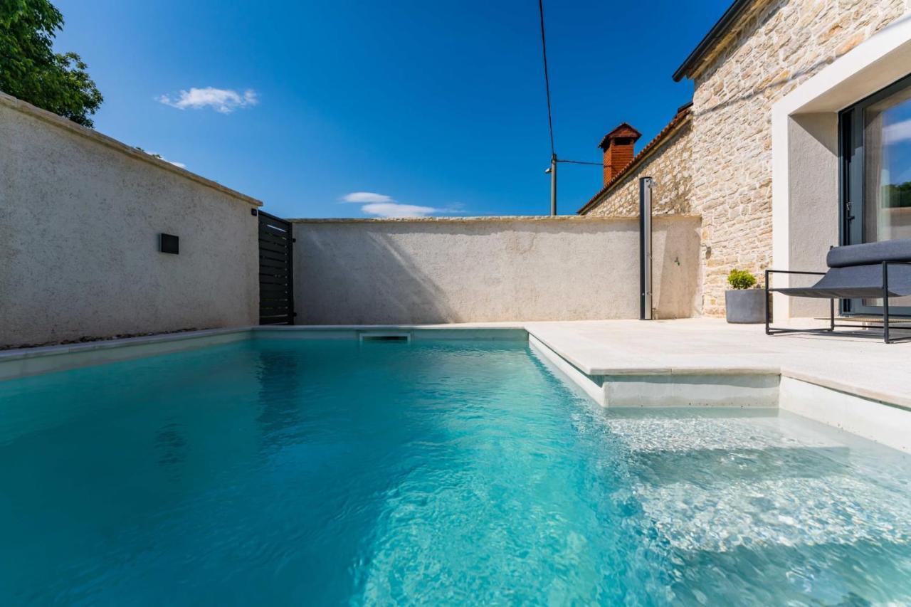 Stone House With Pool Poeta Βίλα Pridraga Εξωτερικό φωτογραφία